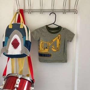 olive green stripe digger appliqué t-shirt